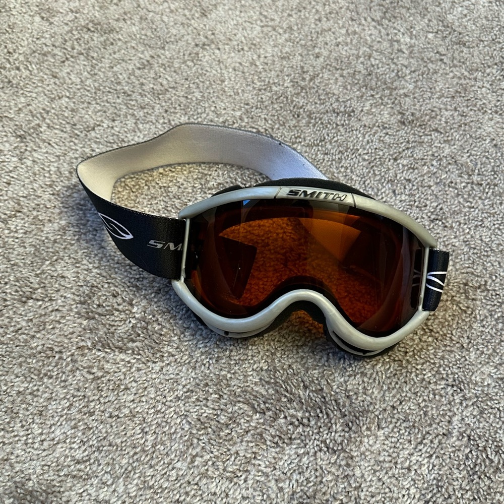Smith snow goggles
